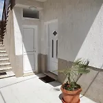 شقة Biocic
